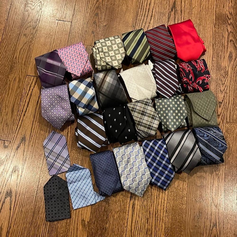 Silk ties lot of 22 brand labels with bonus 3 pocket squares